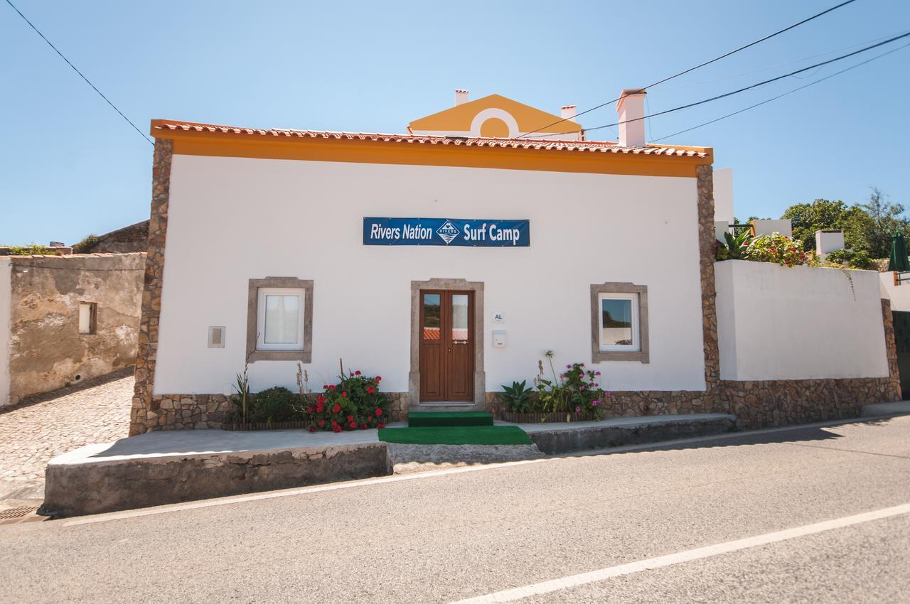 Bed and Breakfast Rivers Nation Surf Camp Атоґія-да-Балея Екстер'єр фото